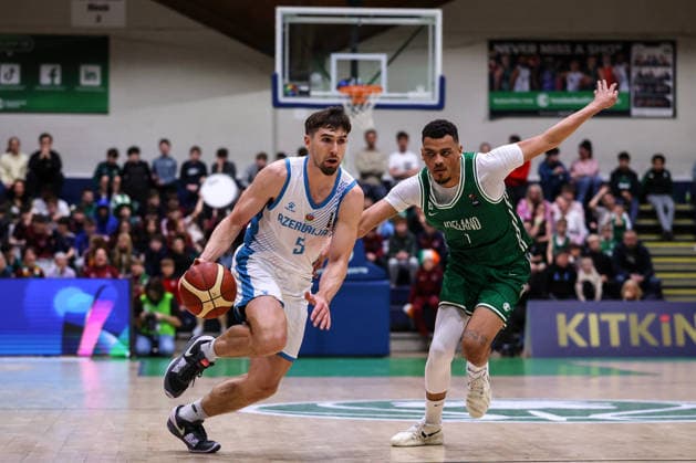 REPRO FREE *PRESS RELEASE NO REPRODUCTION FEE* EDITORIAL USE ONLY FIBA EuroBasket 2029 Pre-Qualifier, National Basketball Arena, Dublin 27 2 2026 Ireland vs Azerbaijan Azerbaijan s Wesley Van Beck and Ireland s Ryan Leonard Wesley Van Beck and Ryan Leonard 27 2 2026  Copyright: x INPHO BenxBradyx BB3_9769