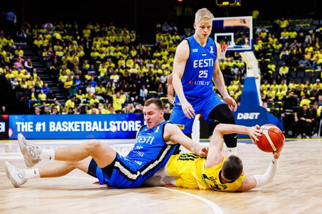260227 Janari Joesaar and Joonas Riismaa of Estonia against Ludvig Hakanson of Sweden during the FIBA World Cup Qualifier game between Sweden and Estonia on February 27, 2026 in Stockholm Photo Kenta Jönsson BILDBYRAN COP 210 KJ0314 basketball vm kval kval fiba world cup qualifiers sverige estland sweden estonia bbeng  Copyright: KENTAxJÖNSSON BB260227KJ086