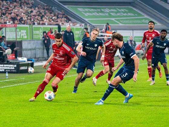 Tim Oberdorf Fortuna Duesseldorf, 15 in duel against Philipp Strompf VfL Bochum 1848, 03 Fortuna Duesseldorf vs VfL Bochum 1848, Soccer, 2 Bundesliga, Matchday 24, Season 2025 2026, 27 02 2026 DFL REGULATES PROHIBIT ANY USE OF PHOTOGRAPHS AS IMAGE SEQUENCES AND OR QUASI VIDEO, Fortuna Duesseldorf vs VfL Bochum 1848, Football, 2 Bundesliga, Matchday 24, Season 2025 2026, 27 02 2026 Duesseldorf Copyright: xEibner-Pressefoto DamianxKruczynx EP_DKI
