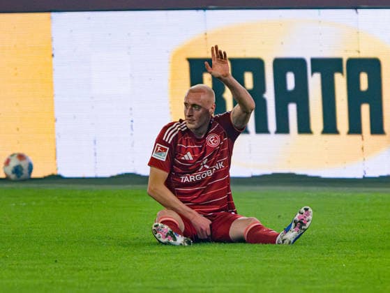 Valgeir Lunddal Fortuna Duesseldorf, 12 injured and substituted Fortuna Duesseldorf vs VfL Bochum 1848, Football, 2 Bundesliga, Matchday 24, Season 2025 2026, 27 02 2026 DFL REGULATES PROHIBIT ANY USE OF PHOTOGRAPHS AS IMAGE SEQUENCES AND OR QUASI VIDEO, Fortuna Duesseldorf vs VfL Bochum 1848, Football, 2 Bundesliga, Matchday 24, Season 2025 2026, 27 02 2026 Duesseldorf Copyright: xEibner-Pressefoto DamianxKruczynx EP_DKI