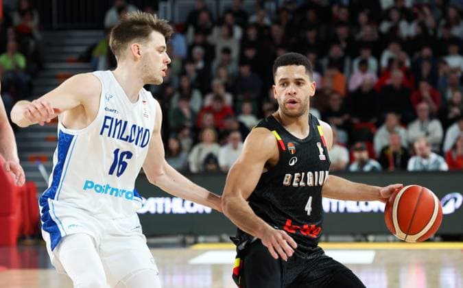 Finland s Perttu Blomgren and Belgium s Emmanuel Manu Lecomte fight for the ball during a basketball match between Belgian national team, Nationalteam Belgian Lions and Finland, Friday 27 February 2026 in Charleroi, qualifier 3 6 for the men s 2027 FIBA World Championships. VIRGINIExLEFOUR  x165767294x