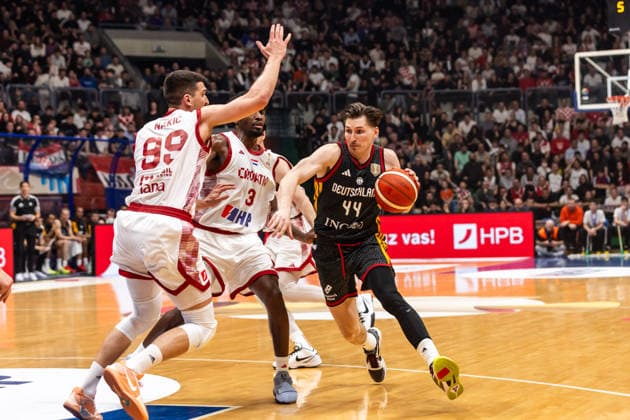 GER, FIBA Basketball World Cup 2027, European Qualifiers, Croatia Germany 27 02 2026, Drazen Petrovic Basketball Center, Zagreb, GER, FIBA Basketball World Cup 2027, European Qualifiers, Croatia Germany David Krämer Germany, No44 , Jaleen Smith Croatia, No3 Â Photo Alexander Trienitz Zagreb Drazen Petrovic Basketball Center Zagreb Croatia