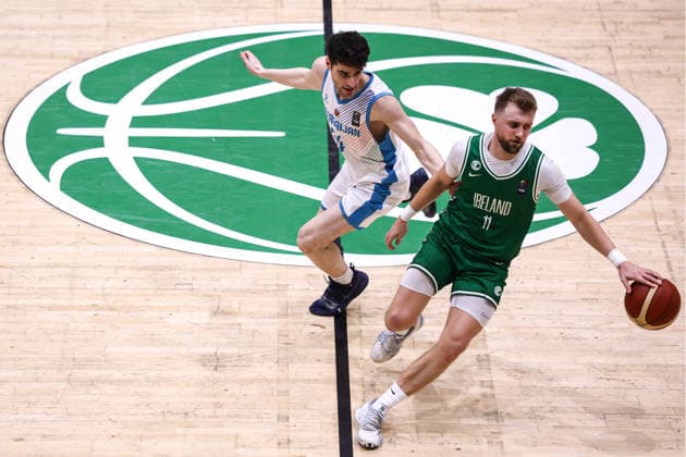 REPRO FREE *PRESS RELEASE NO REPRODUCTION FEE* EDITORIAL USE ONLY FIBA EuroBasket 2029 Pre-Qualifier, National Basketball Arena, Dublin 27 2 2026 Ireland vs Azerbaijan Ireland s Sean Flood and Azerbaijan s Derin Berkoz Sean Flood and Derin Berkoz 27 2 2026  Copyright: x INPHO BenxBradyx BB3_0055