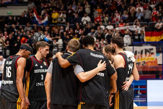 GER, FIBA Basketball World Cup 2027, European Qualifiers, Croatia Germany 27 02 2026, Drazen Petrovic Basketball Center, Zagreb, GER, FIBA Basketball World Cup 2027, European Qualifiers, Croatia Germany Shoulder to shoulder Team Germany after the game Â Photo Alexander Trienitz Zagreb Drazen Petrovic Basketball Center Zagreb Croatia