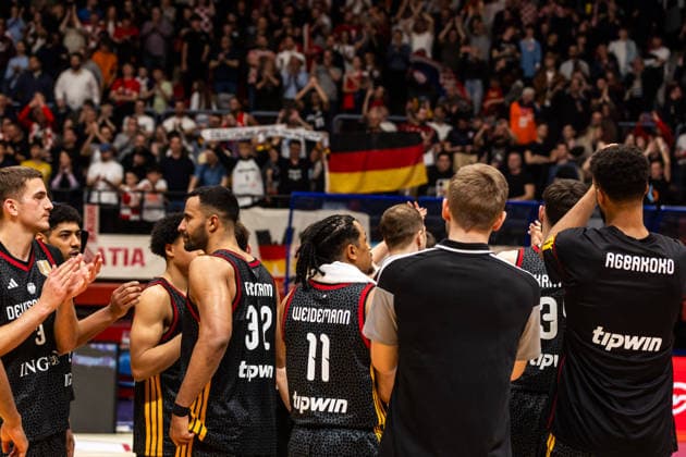 GER, FIBA Basketball World Cup 2027, European Qualifiers, Croatia Germany 27 02 2026, Drazen Petrovic Basketball Center, Zagreb, GER, FIBA Basketball World Cup 2027, European Qualifiers, Croatia Germany Team Germany thanks the fans Â Photo Alexander Trienitz Zagreb Drazen Petrovic Basketball Center Zagreb Croatia