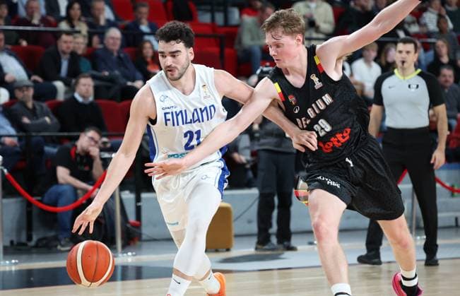 Finland s Edon Maxhuni and Belgium s Siebe Ledegen fight for the ball during a basketball match between Belgian national team, Nationalteam Belgian Lions and Finland, Friday 27 February 2026 in Charleroi, qualifier 3 6 for the men s 2027 FIBA World Championships. VIRGINIExLEFOUR  x165779599x