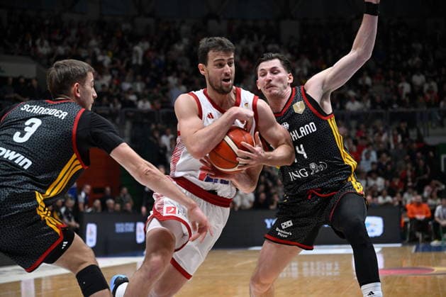 Croatia, Zagreb, 270226. KC Drazen Petrovic. World Cup qualification basketball match, Croatia - Germany. Photo: Goran Mehkek CROPIX Zagreb Croatia Copyright: xxGoranxMehkekx hrvatska_njemacka8-270226