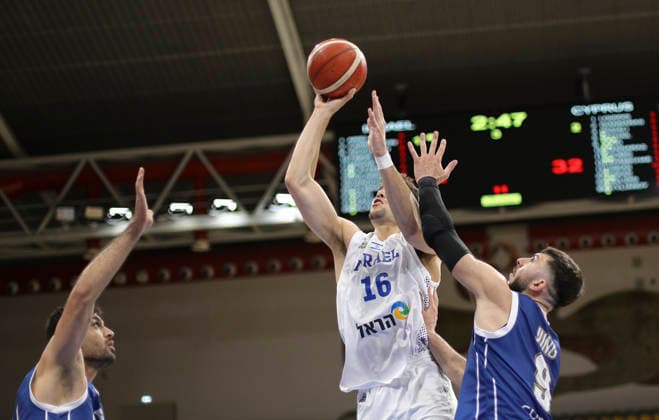 FIBA Basketball World Cup 2027 European Qualifiers Cyprus Israel s Yotam Hanochi attacks the basketball hoop during the 2027 FIBA ‹‹Basketball World Cup qualifier between Israel and Cyprus at the Spyros Kyprianou Stadium in Limassol, Cyprus, Friday, February 27, 2026. Limassol Cyprus  Copyright: xDanilxShamkinx originalFilename:shamkin-notitle260227_npruC.jpg