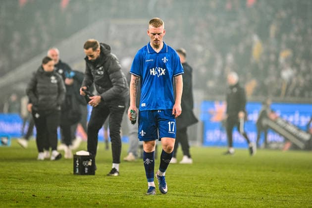 Soccer I Men I Season 2025 2026 I 2 Bundesliga I 24 Matchday I SG Dynamo Dresden SV Darmstadt 98 I 27 02 2026 Kai Klefisch 17, SV Darmstadt 98 after the defeat with lowered head Crop, close-up, portrait, portrait, single photo, single image, body Dresden Rudolf Harbig Stadium Lennestr 12 Saxony Germany Copyright: xLobeca InesxHähnelx