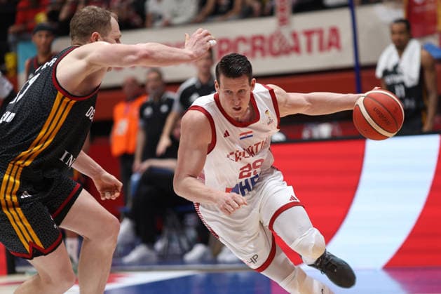 Zagreb, Croatia, 27.2.2026. FIBA Baskeball World Cup, European Qualifiers, First Round Group E, Drazen Petrovic Basketball Center, Croatia (CRO). Croatia vs Germany (93 - 88) Luka BOZIC (29) vs Christian SENGFELDER (43) 