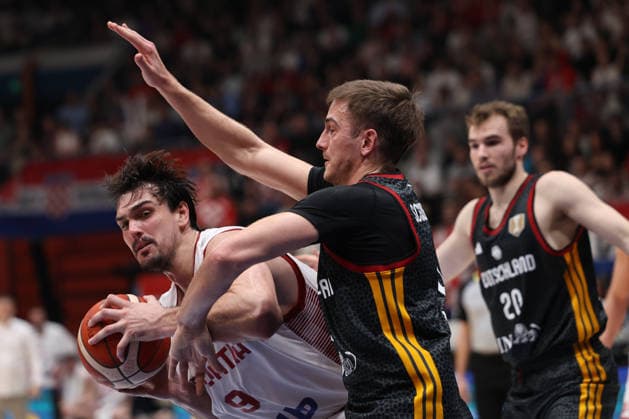 Zagreb, Croatia, 27.2.2026. FIBA Baskeball World Cup, European Qualifiers, First Round Group E, Drazen Petrovic Basketball Center, Croatia (CRO). Croatia vs Germany (93 - 88) Dario SARIC (9) vs Tim SCHNEIDER (3) 