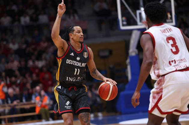 Zagreb, Croatia, 27.2.2026. FIBA Baskeball World Cup, European Qualifiers, First Round Group E, Drazen Petrovic Basketball Center, Croatia (CRO). Croatia vs Germany (93 - 88) Nelson WEIDEMANN (11) vs Jaleen SMITH (3) 