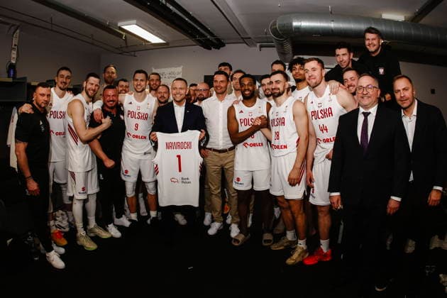 Ryga 27.02.2026 KOSZYKOWKA KOSZKADRA REPREZENTACJA POLSKI MECZ LOTWA - POLSKA ELIMINACJE MISTRZOSTW SWIATA 2027 - - - MEN BASKETBALL POLISH national team, Nationalteam WORLD CUP SERIES QUALIFIERS GAME LATVIA - POLAND NZ prezydent president RP Karol Nawrocki , koszykarze players , Mateusz Ponitka , trener coach Igor Milicic , fizjoterapeuta Marcin Lubik , Tomasz Gielo , Michal Sokolowski , trener coach Dominik Narojczyk , Jaroslaw Zyskowski , Mateusz Ponitka , Kamil Laczynski , Jakub Garbacz , lekarz drużyny michal harasymczuk , trener coach Artur Gronek , trener coach Marcin Wozniak , Dominik Olejniczak , trener coach Igor Milicic , Jordan Loyd , Przemyslaw Zolnierewicz , trener coach Andrzej Urban , Andrzej Pluta , Jakub Urbaniak , Mikolaj Witlinski , prezes Grzegorz Bachanski , Lukasz koszarek , rzecznik prasowy Michal Falkowski , fizjoterapeuta Mateusz Mruk , dyrektor Michal Ignerski director , dyrektor sportowy kadry Lukasz Koszarek , kierownik druzyny Marcin Krupinski , FOT. WOJCIECH FIGURSKI 058SPORT.PL NEWSPIX.PL --- newspix.pl FOT. WOJCIECH FIGURSKI 058SPORT.PL