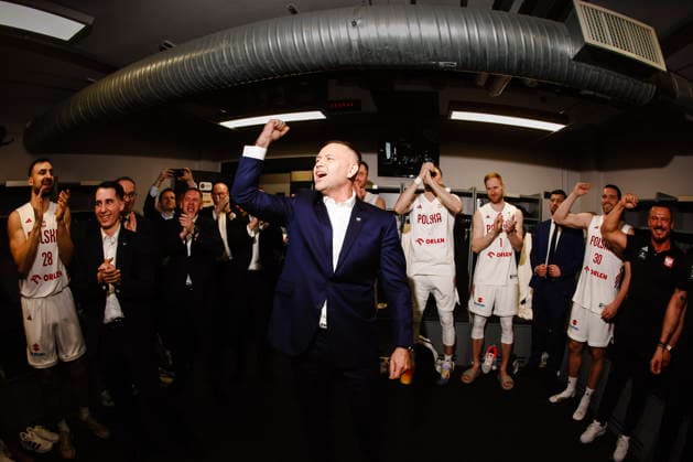 Ryga 27.02.2026 KOSZYKOWKA KOSZKADRA REPREZENTACJA POLSKI MECZ LOTWA - POLSKA ELIMINACJE MISTRZOSTW SWIATA 2027 - - - MEN BASKETBALL POLISH national team, Nationalteam WORLD CUP SERIES QUALIFIERS GAME LATVIA - POLAND NZ prezydent president RP Karol Nawrocki , koszykarze players , FOT. WOJCIECH FIGURSKI 058SPORT.PL NEWSPIX.PL --- newspix.pl  FOT. WOJCIECH FIGURSKI 058SPORT.PL