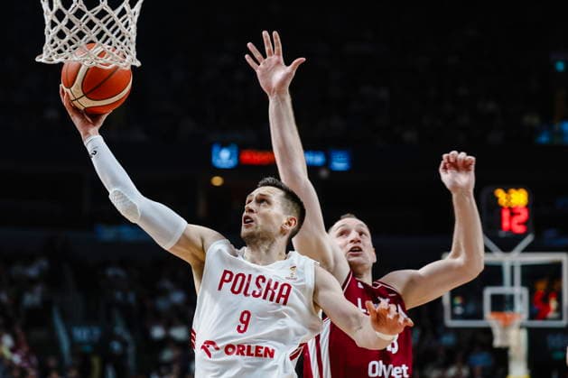 Ryga 27.02.2026 KOSZYKOWKA KOSZKADRA REPREZENTACJA POLSKI MECZ LOTWA - POLSKA ELIMINACJE MISTRZOSTW SWIATA 2027 - - - MEN BASKETBALL POLISH national team, Nationalteam WORLD CUP SERIES QUALIFIERS GAME LATVIA - POLAND NZ Mateusz Ponitka , Klavs Cavars , FOT. WOJCIECH FIGURSKI 058SPORT.PL NEWSPIX.PL --- newspix.pl  FOT. WOJCIECH FIGURSKI 058SPORT.PL