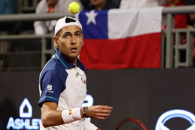 Tenis, Alejandro Tabilo vs Sebastian Baez El tenista Alejandro Tabilo de Chile es fotografiado en contra de Sebastian Baez de Argentina por el ATP, Tennis Herren 250 de Santiago 2026 en el Club Deportivo San Carlos de Apoquindo en Santiago, Chile. 27 02 2026 Felipe Zanca Photosport Tennis, Alejandro Tabilo vs Sebastian Baez The tennis player Alejandro Tabilo de Chile is Photographed against of Sebastian Baez de Argentina in the match for the ATP 250 Santiago 2026 at the Club Deportivo San Carlos de Apoquindo in Santiago, Chile. 27 02 2026 Felipe Zanca Photosport Alejandro Tabilo vs Sebastian Baez, ATP 250 Santiago 2026 