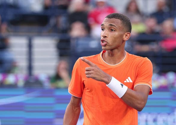 Felix Auger Aliassime CAN reacts angry,anger,disappointed,disappointment,emotion, Dubai Duty Free Tennis Championships, Dubai, U A E Tennis Dubai Tennis Championships 2026 ATP Dubai Duty Free Tennis Stadium Dubai United Arab Emirates 28 February 2026 Copyright: xJuergenxHasenkopfx