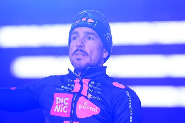 Omloop Het Nieuwsblad 2026 Cycling Race NINOVE, BELGIUM - FEBRUARY 28 : Degenkolb John (GER) of Team Picnic PostNL before the start of the race during the 81st edition of Omloop Het Nieuwsblad an UCI World Tour 1.UWT one day cycling road race for Men Elite of 207 km with start in Ghent and finish in Ninove on February 28, 2026 in Ninove, Belgium, 28 02 2026 ( Motordriver Kenny Verfaillie - Ninove Belgium  Copyright: xPeterxDexVoechtx