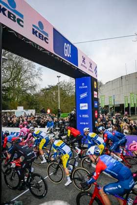 Omloop Het Nieuwsblad 2026 Cycling Race NINOVE, BELGIUM - FEBRUARY 28 : Illustration picture of the start of the race during the 81th edition of Omloop Het Nieuwsblad an UCI World Tour 1.UWT one day cycling road race for Men Elite of km with start in Ghent and finish in Ninove on February 28, 2026 in Ninove, Belgium, 28 02 2026 ( Motordriver Kenny Verfaillie - Ninove Belgium  Copyright: xNicoxVereeckenx