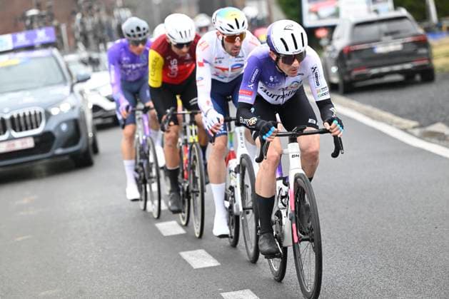 Omloop Het Nieuwsblad 2026 Cycling Race NINOVE, BELGIUM - FEBRUARY 28 : Rider of Team Burgos Burpellet BH leading the escape pack during the 81th edition of Omloop Het Nieuwsblad an UCI World Tour 1.UWT one day cycling road race for Men Elite of km with start in Ghent and finish in Ninove on February 28, 2026 in Ninove, Belgium, 28 02 2026 ( Motordriver Kenny Verfaillie - Ninove Belgium  Copyright: xNicoxVereeckenx