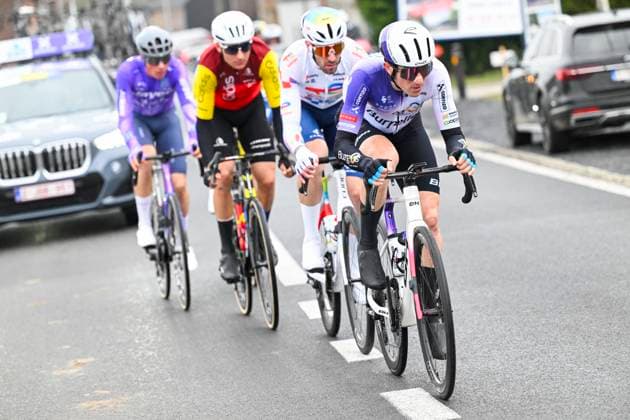Omloop Het Nieuwsblad 2026 Cycling Race NINOVE, BELGIUM - FEBRUARY 28 : Alleno Clement (FRA) of Burgos Burpellet BH leading the escape pack during the 81th edition of Omloop Het Nieuwsblad an UCI World Tour 1.UWT one day cycling road race for Men Elite of km with start in Ghent and finish in Ninove on February 28, 2026 in Ninove, Belgium, 28 02 2026 ( Motordriver Kenny Verfaillie - Ninove Belgium  Copyright: xNicoxVereeckenx