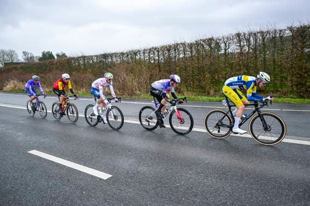 Omloop Het Nieuwsblad 2026 Cycling Race NINOVE, BELGIUM - FEBRUARY 28 : Illustration picture of the escape pack during the 81th edition of Omloop Het Nieuwsblad an UCI World Tour 1.UWT one day cycling road race for Men Elite of km with start in Ghent and finish in Ninove on February 28, 2026 in Ninove, Belgium, 28 02 2026 ( Motordriver Kenny Verfaillie - Ninove Belgium  Copyright: xNicoxVereeckenx