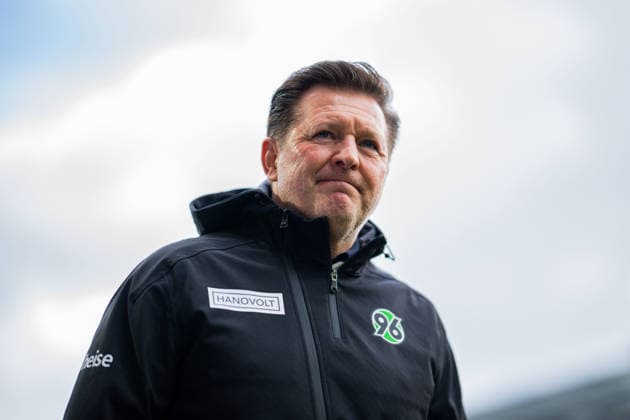 28 02 2026 Soccer, 2025 2026, 2 Bundesliga, 24 Matchday, DSC Arminia Bielefeld Hannover 96 Christian Titz Coach Hannover DFL REGULATIONS PROHIBIT ANY USE OF PHOTOGRAPHS AS IMAGE SEQUENCES AND OR QUASI VIDEO