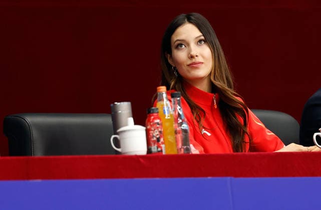 Sport Bilder des Tages (260228) -- BEIJING, Feb. 28, 2026 -- China s freeski Olympic champion Gu Ailing is seen on the stands during the women s playoff match between Beijing and Henan at China Volleyball League 2025-2026 in Beijing, China, Feb. 28, 2026. ) (SP)CHINA-BEIJING-VOLLEYBALL-LEAGUE-WOMEN-PLAYOFFS-BEIJING VS HENAN (CN) WangxLili 