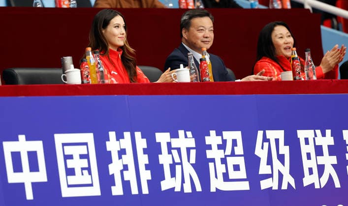 Volleyball, Gu Ailing attends match in Beijing