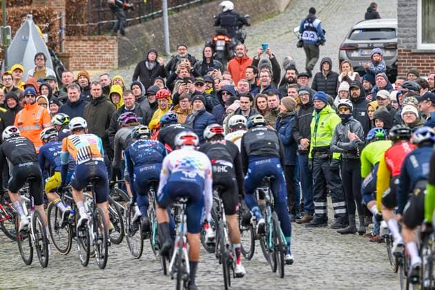Omloop Het Nieuwsblad 2026 Cycling Race NINOVE, BELGIUM - FEBRUARY 28 : Illustration picture of fans during the 81th edition of Omloop Het Nieuwsblad an UCI World Tour 1.UWT one day cycling road race for Men Elite of km with start in Ghent and finish in Ninove on February 28, 2026 in Ninove, Belgium, 28 02 2026 ( Motordriver Kenny Verfaillie - Ninove Belgium  Copyright: xNicoxVereeckenx