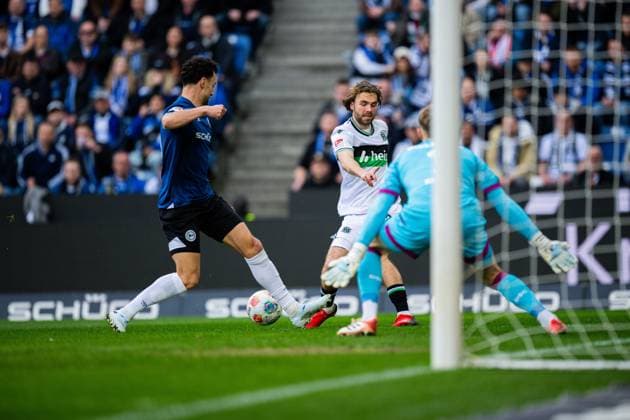 28 02 2026 Soccer, 2025 2026, 2 Bundesliga, 24 Matchday, DSC Arminia Bielefeld Hannover 96 L R Maximilian Bauer Bielefeld , Kolja Oudenne Hannover , Jonas Kersken Bielefeld DFL REGULATIONS PROHIBIT ANY USE OF PHOTOGRAPHS AS IMAGE SEQUENCES AND OR QUASI VIDEO