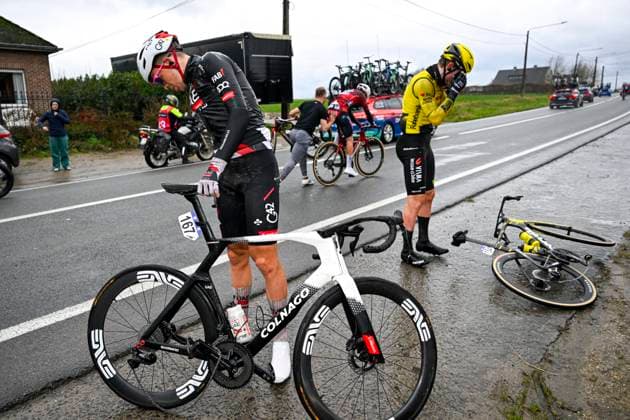 Omloop Het Nieuwsblad 2026 Cycling Race NINOVE, BELGIUM - FEBRUARY 28 : Vermeersch Florian (BEL) of UAE Team Emirates - XRG after a crash during the 81th edition of Omloop Het Nieuwsblad an UCI World Tour 1.UWT one day cycling road race for Men Elite of km with start in Ghent and finish in Ninove on February 28, 2026 in Ninove, Belgium, 28 02 2026 ( Motordriver Kenny Verfaillie - Ninove Belgium  Copyright: xNicoxVereeckenx