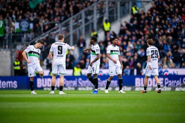 28 02 2026 Soccer, 2025 2026, 2 Bundesliga, 24 Matchday, DSC Arminia Bielefeld Hannover 96 L R Enzo Leopold Hannover , Benjamin Källman Hannover , Noel Aseko Hannover , Ime Okon Hannover , äKolja Oudenne Hannover DFL REGULATIONS PROHIBIT ANY USE OF PHOTOGRAPHS AS IMAGE SEQUENCES AND OR QUASI VIDEO