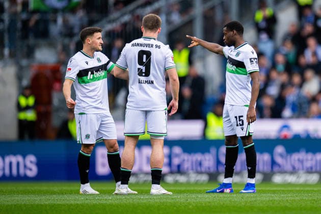 28 02 2026 Soccer, 2025 2026, 2 Bundesliga, 24 Matchday, DSC Arminia Bielefeld Hannover 96 L R Enzo Leopold Hannover , Benjamin Källman Hannover , Noel Aseko Hannover DFL REGULATIONS PROHIBIT ANY USE OF PHOTOGRAPHS AS IMAGE SEQUENCES AND OR QUASI VIDEO