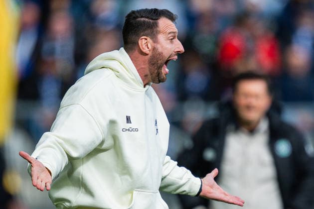 28 02 2026 Soccer, 2025 2026, 2 Bundesliga, 24 Matchday, DSC Arminia Bielefeld Hannover 96 Mitch Kniat Coach Bielefeld DFL REGULATIONS PROHIBIT ANY USE OF PHOTOGRAPHS AS IMAGE SEQUENCES AND OR QUASI VIDEO