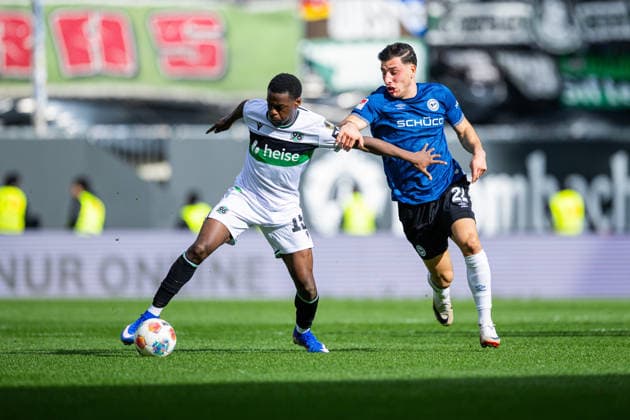28 02 2026 Soccer, 2025 2026, 2 Bundesliga, 24 Matchday, DSC Arminia Bielefeld Hannover 96 L R Noel Aseko Hannover , Stefano Russo Bielefeld DFL REGULATIONS PROHIBIT ANY USE OF PHOTOGRAPHS AS IMAGE SEQUENCES AND OR QUASI VIDEO