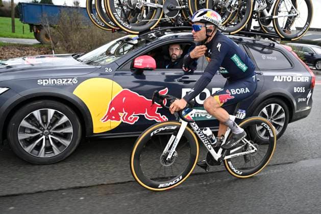 Omloop Het Nieuwsblad 2026 Cycling Race NINOVE, BELGIUM - FEBRUARY 28 : Vermeersch Gianni (BEL) of Red Bull - BORA - hansgrohe with the team car during the 81th edition of Omloop Het Nieuwsblad an UCI World Tour 1.UWT one day cycling road race for Men Elite of km with start in Ghent and finish in Ninove on February 28, 2026 in Ninove, Belgium, 28 02 2026 ( Motordriver Kenny Verfaillie - Ninove Belgium  Copyright: xNicoxVereeckenx