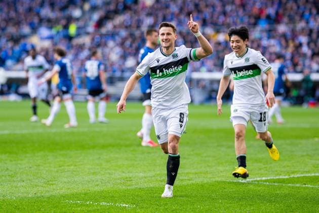 28 02 2026 Soccer, 2025 2026, 2 Bundesliga, 24 Matchday, DSC Arminia Bielefeld Hannover 96 Enzo Leopold Hannover cheers after his goal to 0 1 DFL REGULATIONS PROHIBIT ANY USE OF PHOTOGRAPHS AS IMAGE SEQUENCES AND OR QUASI VIDEO