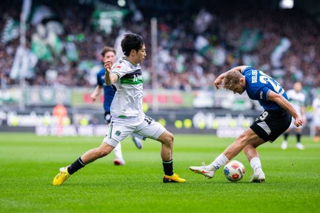 28 02 2026 Soccer, 2025 2026, 2 Bundesliga, 24 Matchday, DSC Arminia Bielefeld Hannover 96 L R Daisuke Yokota Hannover , Tim Handwerker Bielefeld DFL REGULATIONS PROHIBIT ANY USE OF PHOTOGRAPHS AS IMAGE SEQUENCES AND OR QUASI VIDEO