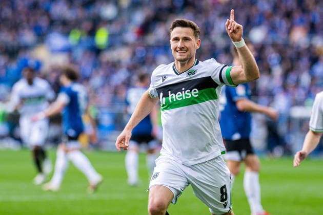 28 02 2026 Soccer, 2025 2026, 2 Bundesliga, 24 Matchday, DSC Arminia Bielefeld Hannover 96 Enzo Leopold Hannover cheers after his goal to 0 1 DFL REGULATIONS PROHIBIT ANY USE OF PHOTOGRAPHS AS IMAGE SEQUENCES AND OR QUASI VIDEO