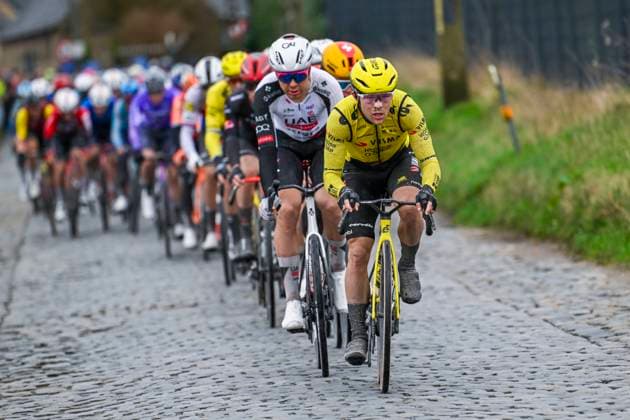 Omloop Het Nieuwsblad 2026 Cycling Race NINOVE, BELGIUM - FEBRUARY 28 : Zingle Axel (FRA) of Team Visma Lease a Bike leading the peloton during the 81th edition of Omloop Het Nieuwsblad an UCI World Tour 1.UWT one day cycling road race for Men Elite of km with start in Ghent and finish in Ninove on February 28, 2026 in Ninove, Belgium, 28 02 2026 ( Motordriver Kenny Verfaillie - Ninove Belgium  Copyright: xNicoxVereeckenx