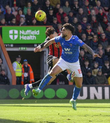 BOURNEMOUTH, ENGLAND, FEBRUARY 28: Bournemouth s Evanilson (left) scores his side s equalising goal to make the score 1-1 during a Premier League 2025 26 match between Bournemouth and Sunderland on February 28, 2026 at Vitality Stadium, Bournemouth, England. (Photo by David Horton Sports Press Photo) Copyright: xDavidxHorton SportsxPressxPhotox Sportspressphoto_SPR98511