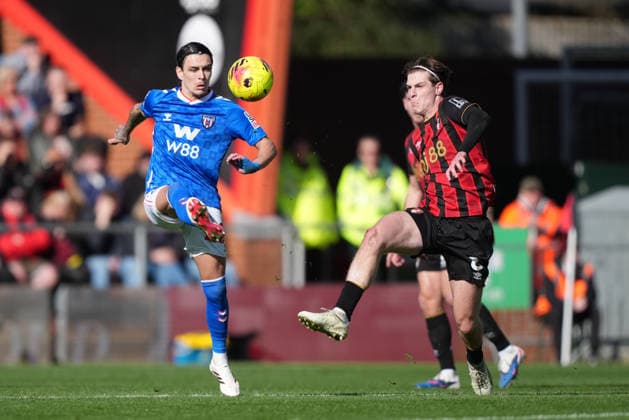 Bournemouth v Sunderland, Premier League, Football, Vitality Stadium, Bournemouth, UK - 28 Feb 2026 Enzo Le Fee of Sunderland and Alex Scott of Bournemouth. Bournemouth Vitality Stadium Bournemouth UK, UK NEWSPAPERS OUT Copyright: xSeanxRyanx