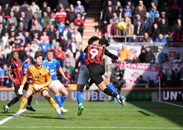 Bournemouth v Sunderland, Premier League, Football, Vitality Stadium, Bournemouth, UK - 28 Feb 2026 GOAL 1-1. Evanilson of Bournemouth scores the equaliser with a header. Bournemouth Vitality Stadium Bournemouth UK, UK NEWSPAPERS OUT Copyright: xSeanxRyanx