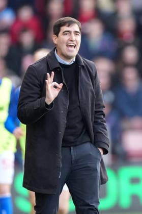 Bournemouth v Sunderland, Premier League, Football, Vitality Stadium, Bournemouth, UK - 28 Feb 2026 Regis Le Bris manager of Sunderland directs his team. Bournemouth Vitality Stadium Bournemouth UK, UK NEWSPAPERS OUT Copyright: xSeanxRyanx