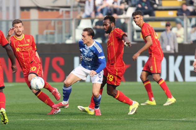 Como™s Maxence Caqueret during the Serie A soccer match between Como and Lecce at the Giuseppe Sinigaglia stadium in Como, north Italy - February 28, 2026 - Soccer.  Copyright: xAntonioxSaia LaPressex