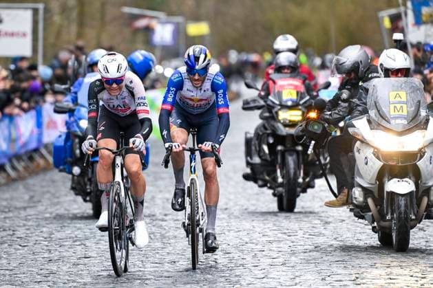 Omloop Het Nieuwsblad 2026 Cycling Race NINOVE, BELGIUM - FEBRUARY 28 : Vermeersch Florian (BEL) of UAE Team Emirates XRG, Van Dijke Tim (NED) of Red Bull - BORA - hansgrohe in action during the 81th edition of Omloop Het Nieuwsblad an UCI World Tour 1.UWT one day cycling road race for Men Elite of km with start in Ghent and finish in Ninove on February 28, 2026 in Ninove, Belgium, 28 02 2026 ( Motordriver Kenny Verfaillie - Ninove Belgium  Copyright: xNicoxVereeckenx