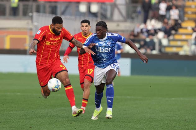 Lecce™s Jamil Siebert and Como™s Assane Diao during the Serie A soccer match between Como and Lecce at the Giuseppe Sinigaglia stadium in Como, north Italy - February 28, 2026 - Soccer.  Copyright: xAntonioxSaia LaPressex
