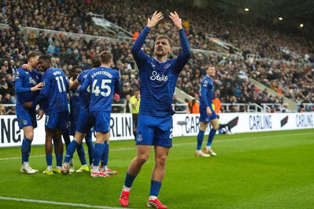 Newcastle United v Everton, Premier League Kiernan Dewsbury-Hall Of Everton celebrates Thierno Barry Of Everton goal during the Newcastle United v Everton Premier League match at St. James Park, Newcastle Upon Tyne, England on 28 February 2026 Credit: Lee Keuneke Every Second Media Editorial use only. All images are copyright Every Second Media Limited. No images may be reproduced without prior permission. All rights reserved. Premier League and Football League images are subject to licensing agreements with Football DataCo Limited. see https: www.football-dataco.com Copyright: xIMAGO EveryxSecondxMediax ESM-1827-0095 LeexKeunekex xEveryxSecondxMediax