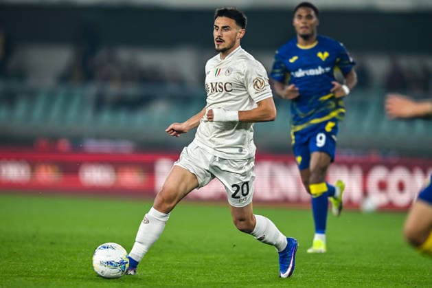 Napoli s Elans Eljif portrait in action during Hellas Verona FC vs SSC Napoli, Italian soccer Serie A match in Verona, Italy, February 28 2026  Copyright: xAlessioxMarini IPAxSportx xipa-agency.netx xx IPA_72159819 IPA_Agency_IPA72159819